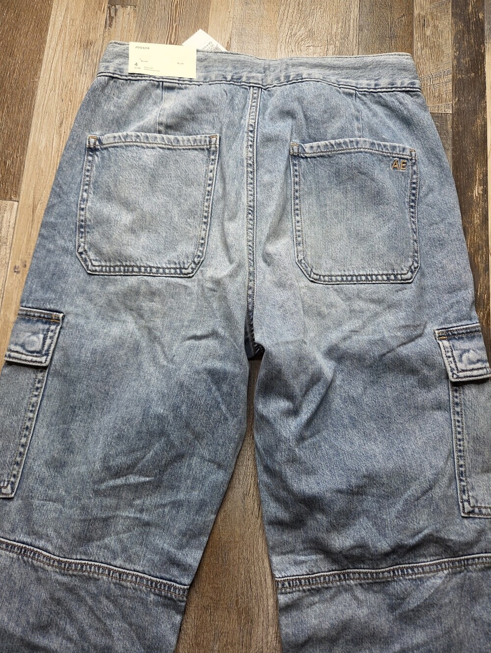 American Eagle NEW Jeans Jogger Ice Blue Size 4 27W Cargo - Picture 10 of 12